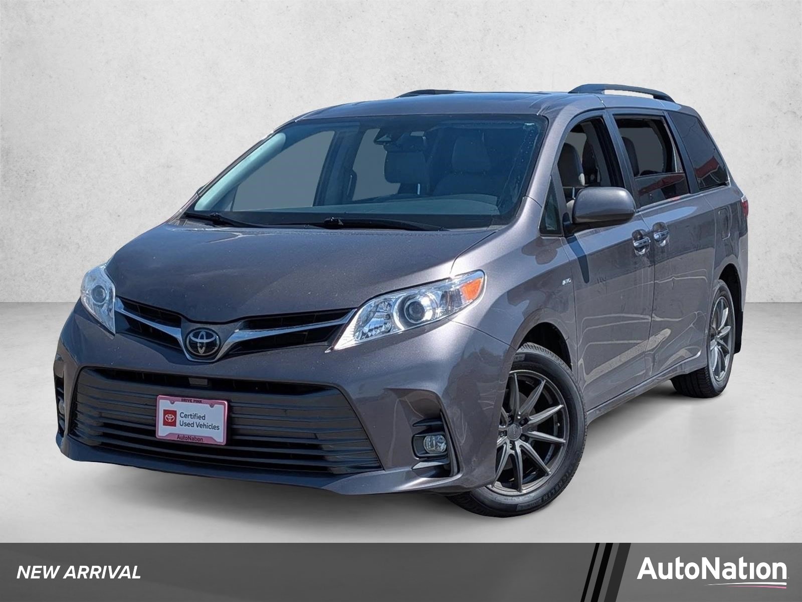 2020 Toyota Sienna XLE Premium V6 AWD 7-Passenger's photo