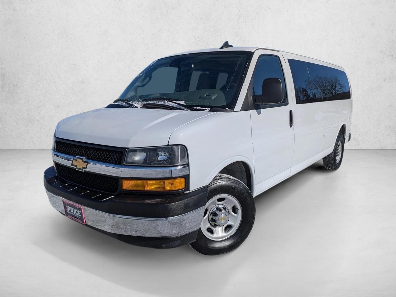 2025 CHEVROLET EXPRESS - Image 1