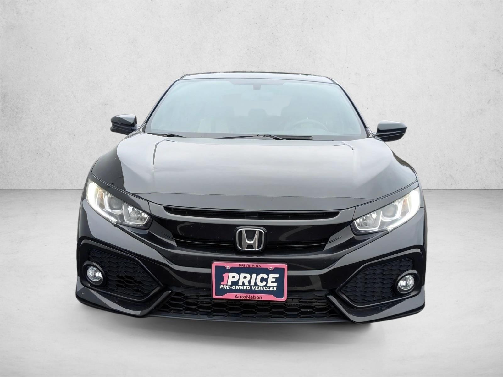 2017 Honda Civic EX Hatchback photo 2