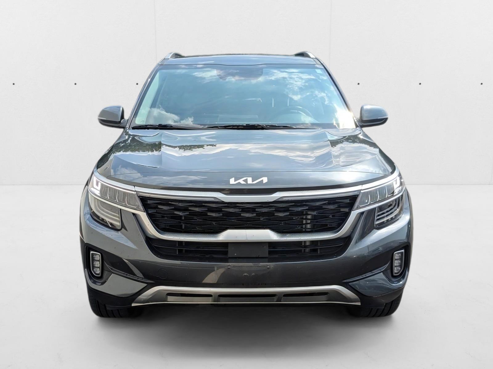 2023 Kia Seltos SX photo 2