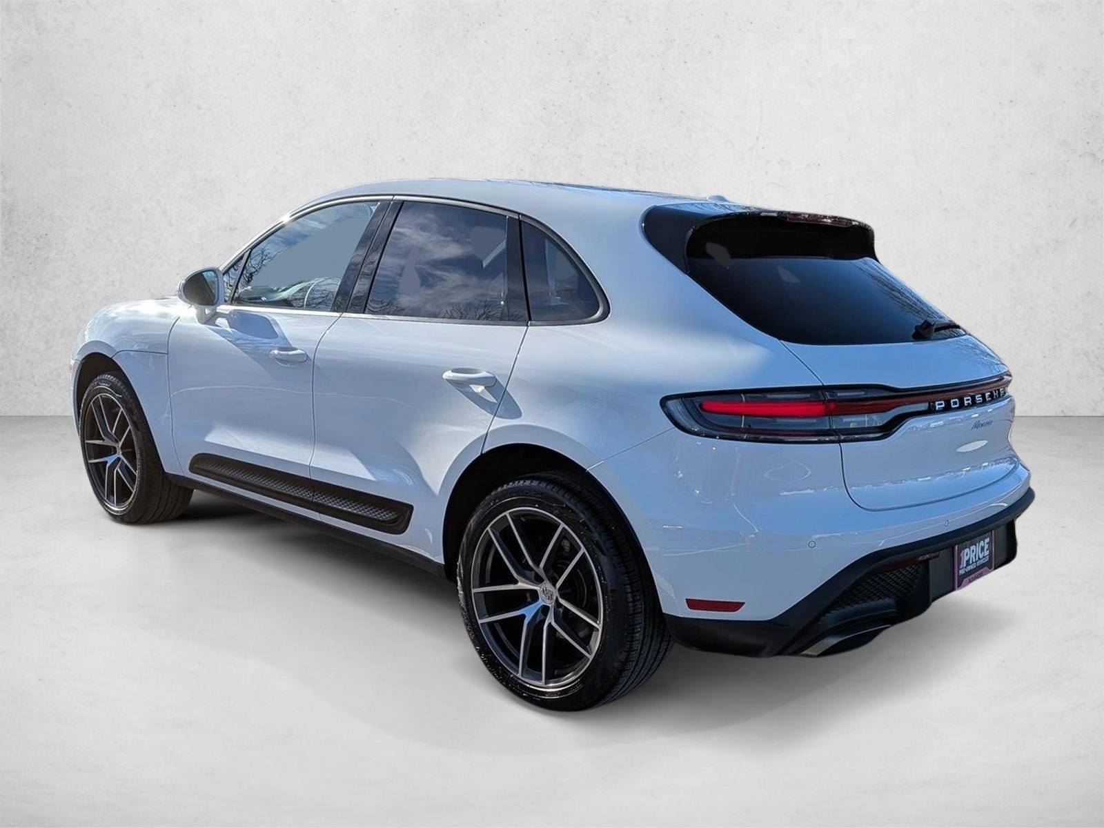 2025 PORSCHE MACAN - Image 8