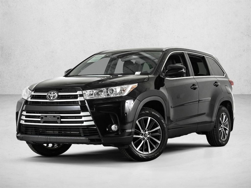 Used 2019 Toyota Highlander XLE V6 SUV