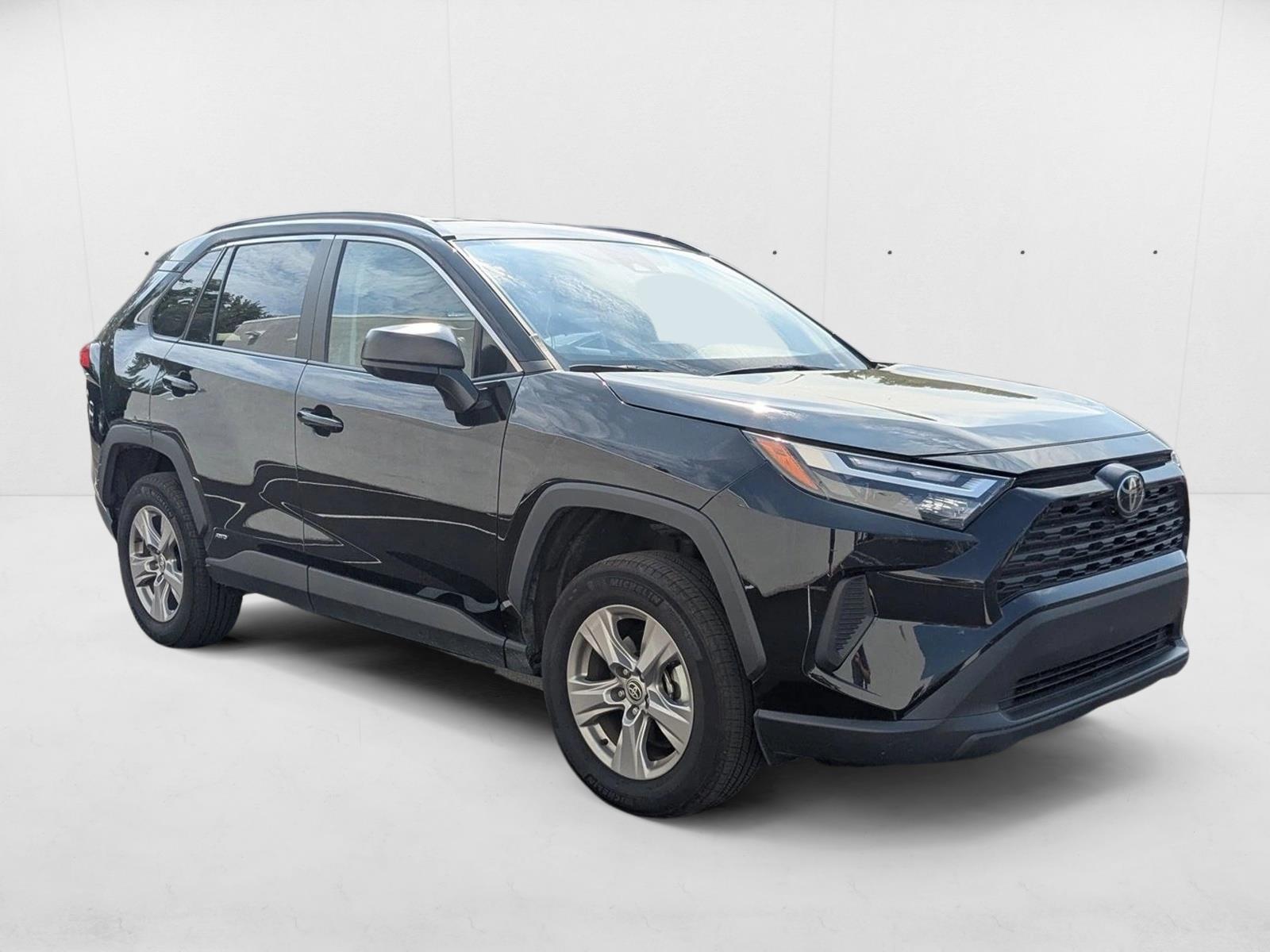 2025 Toyota RAV4 Hybrid LE photo 3