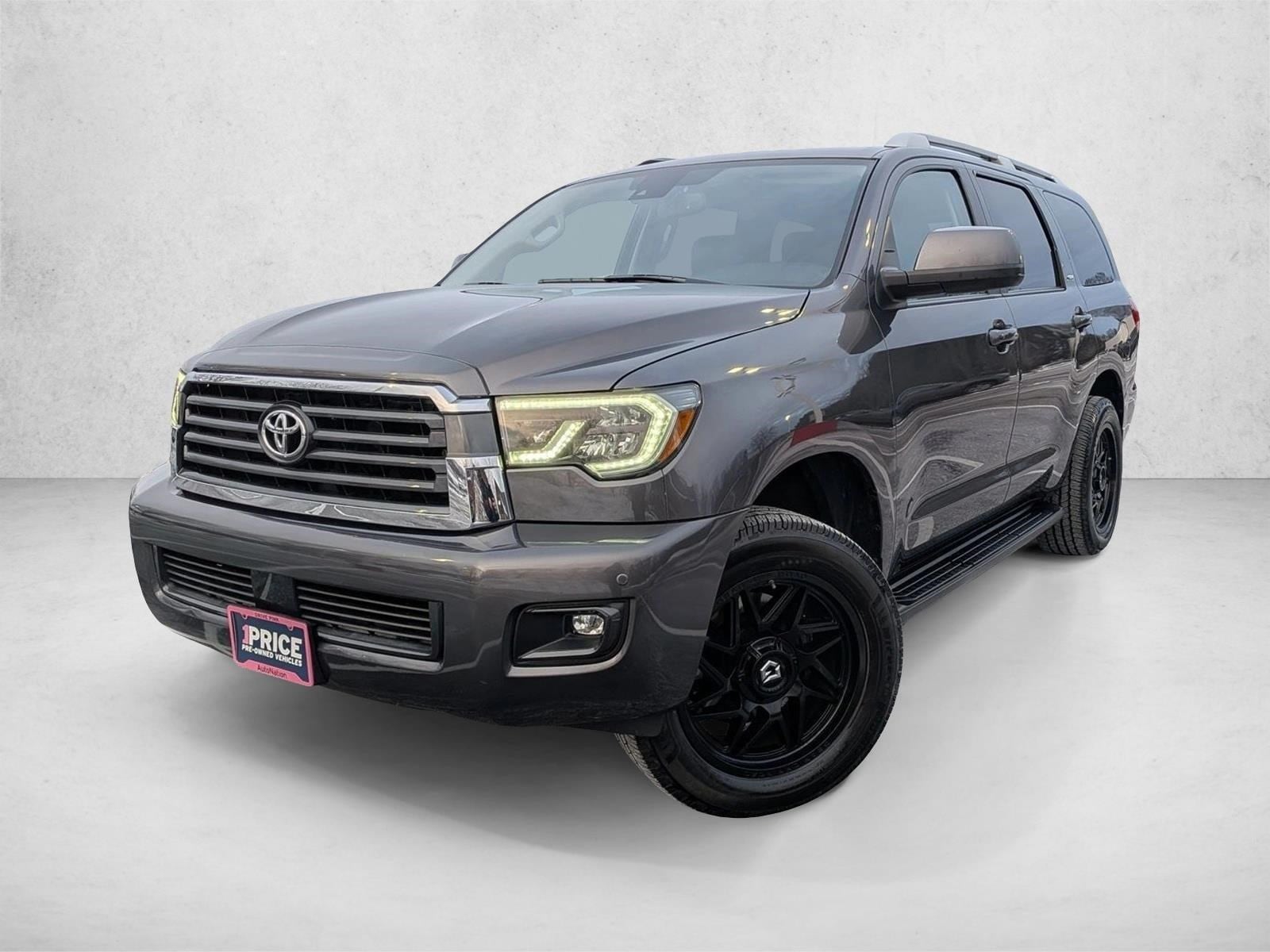 2019 Toyota Sequoia SR5's photo