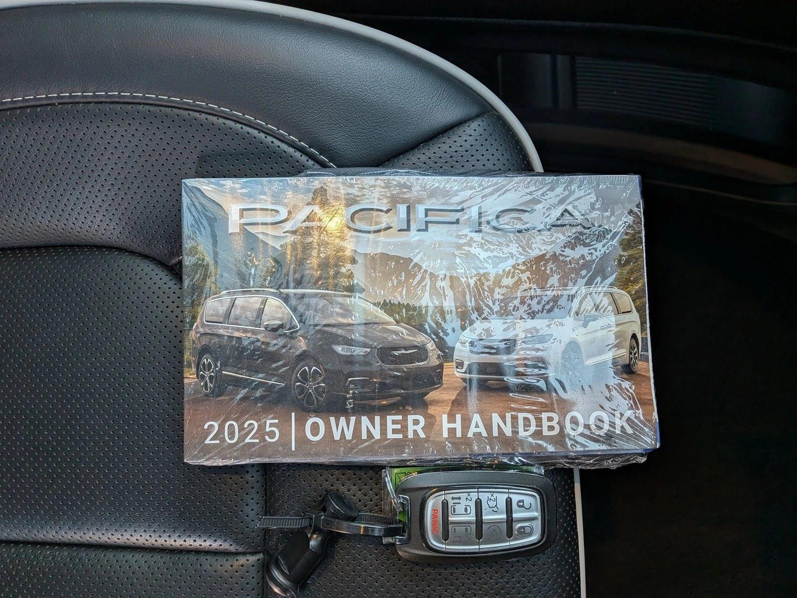 2025 CHRYSLER PACIFICA - Image 26