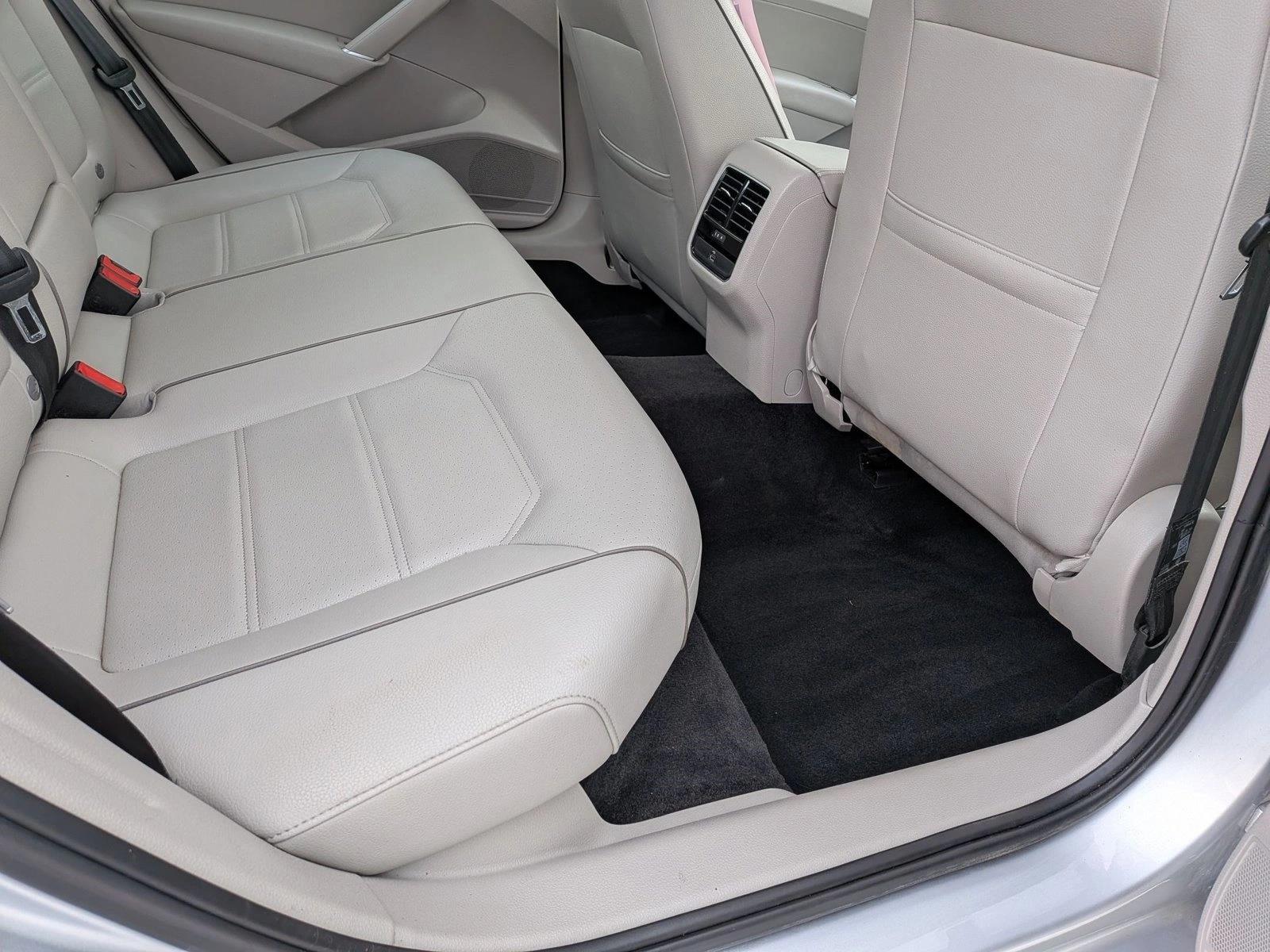 2017 VOLKSWAGEN PASSAT - Image 18