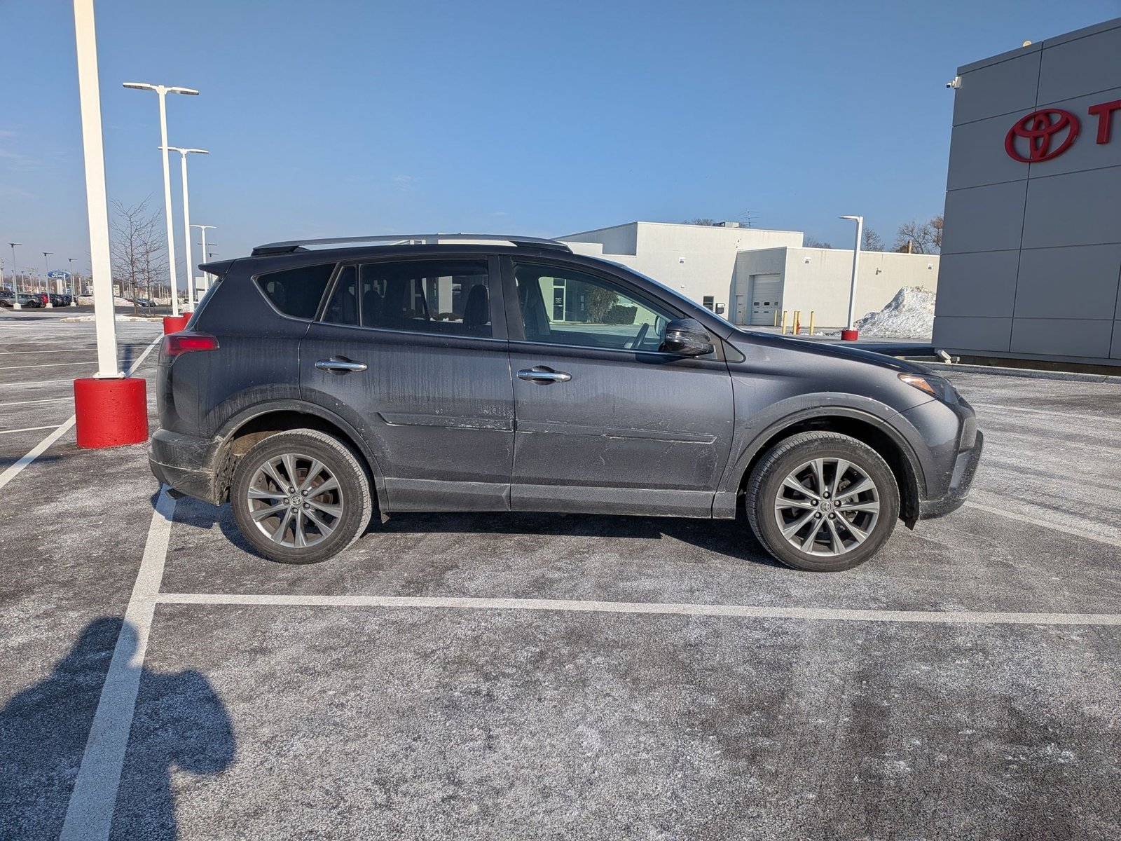 2017 TOYOTA RAV4 - Image 4