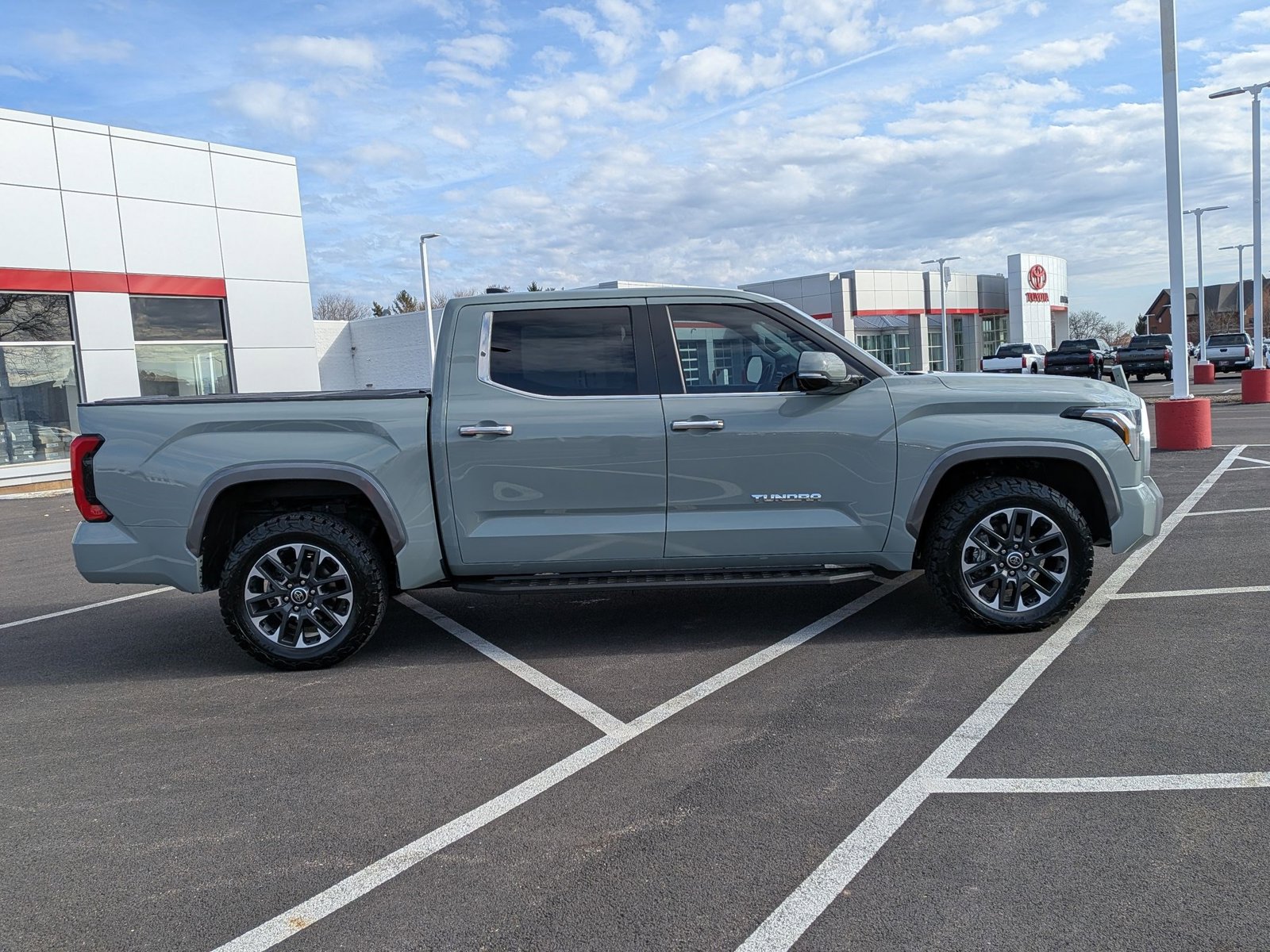 2024 TOYOTA TUNDRA - Image 4