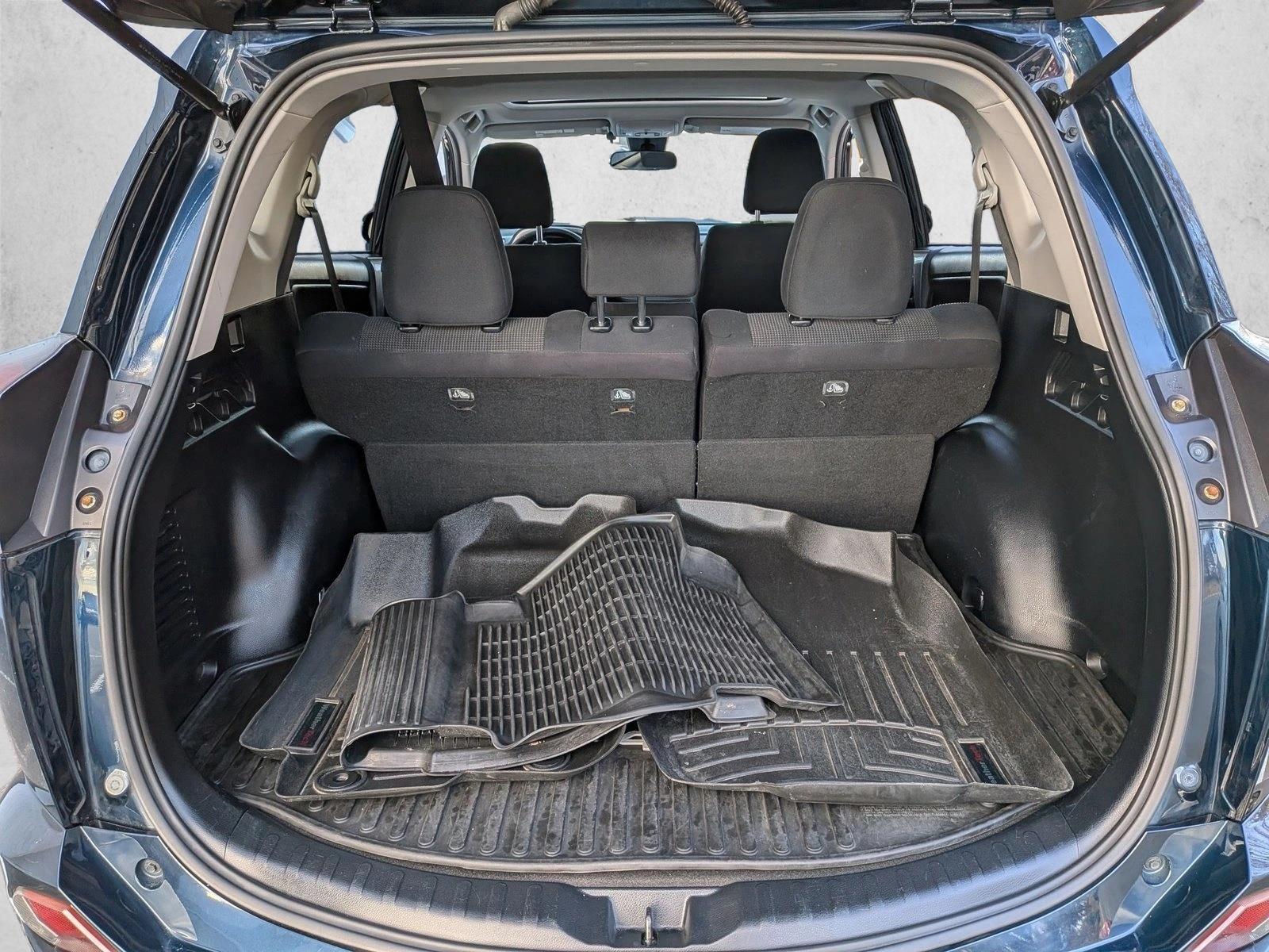 2017 TOYOTA RAV4 - Image 7