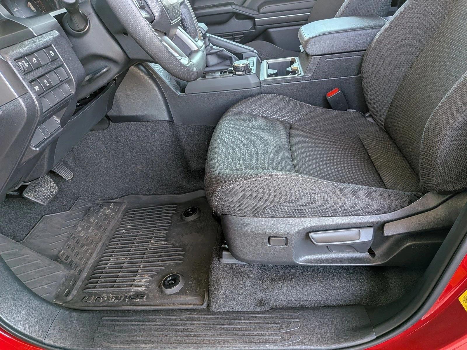 2026 Toyota 4Runner SR5 - Photo 14