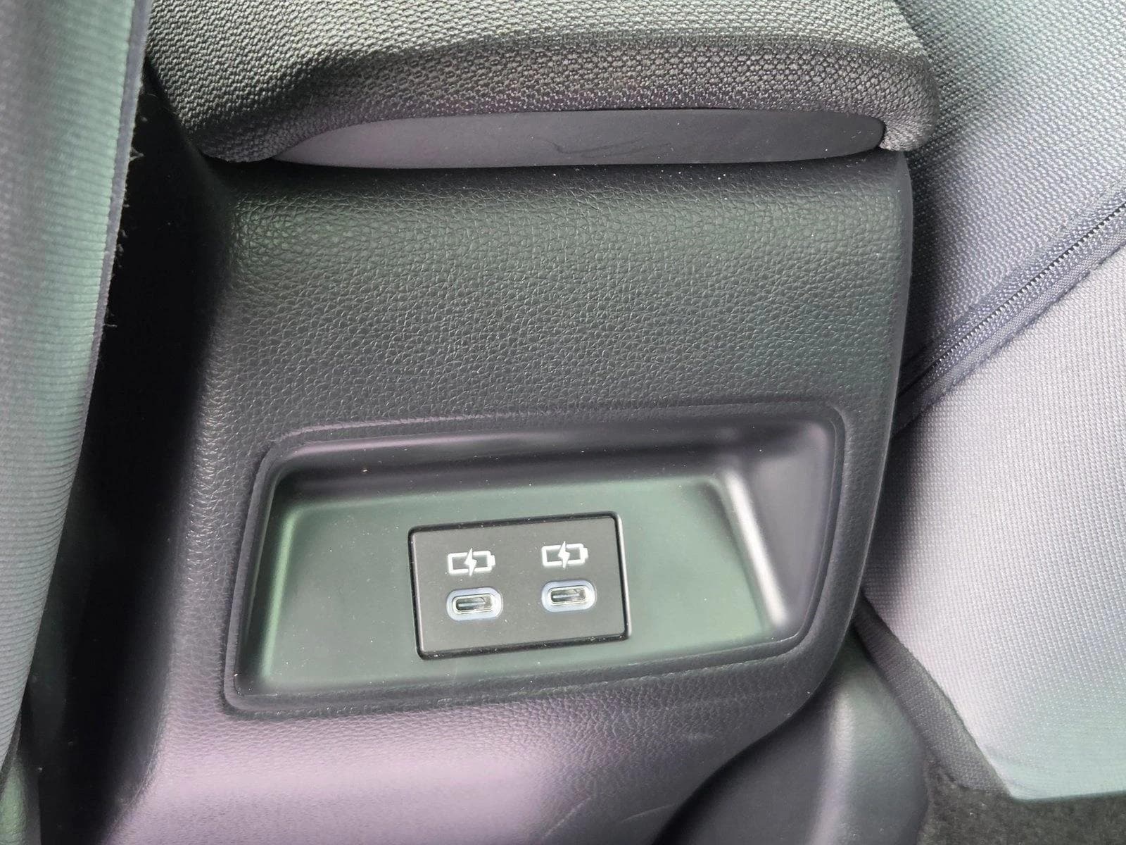 2026 Toyota Corolla SE - Photo 16