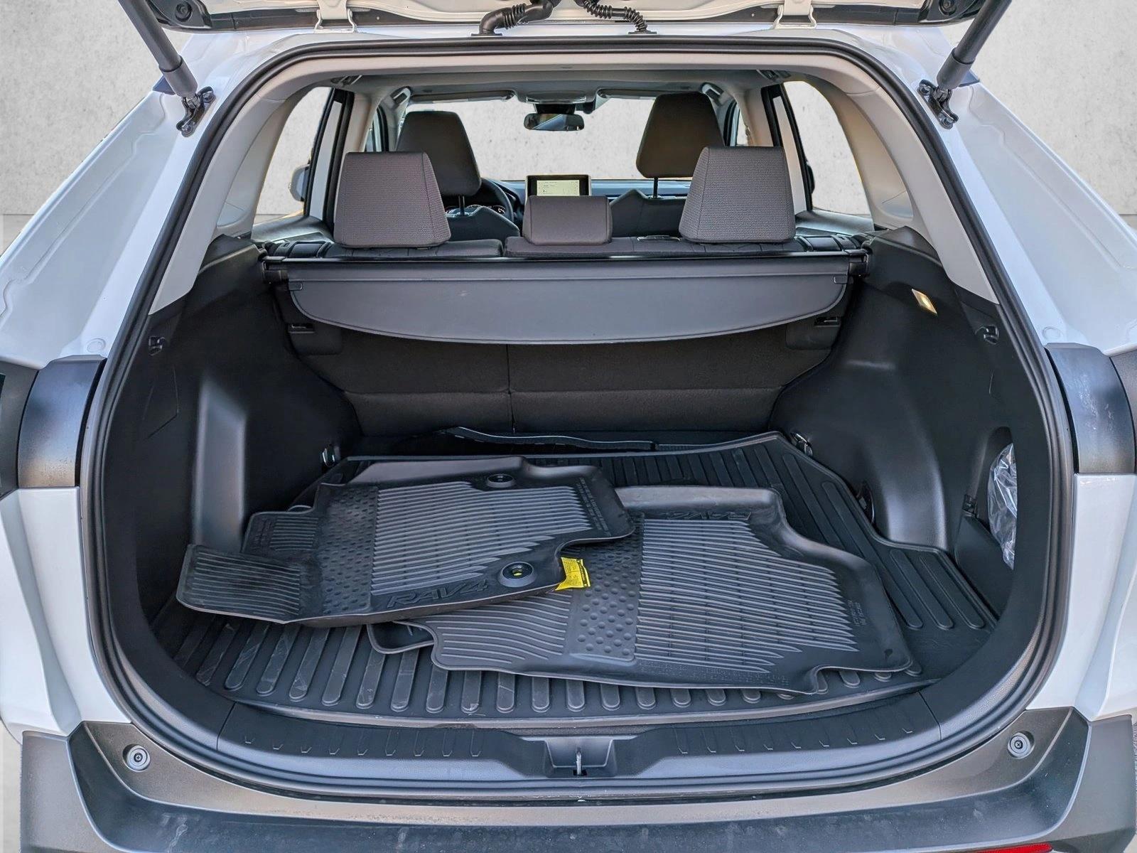 2025 TOYOTA RAV4 - Image 7