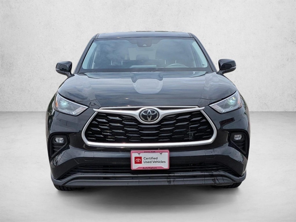 Used 2025 Toyota Highlander LE SUV