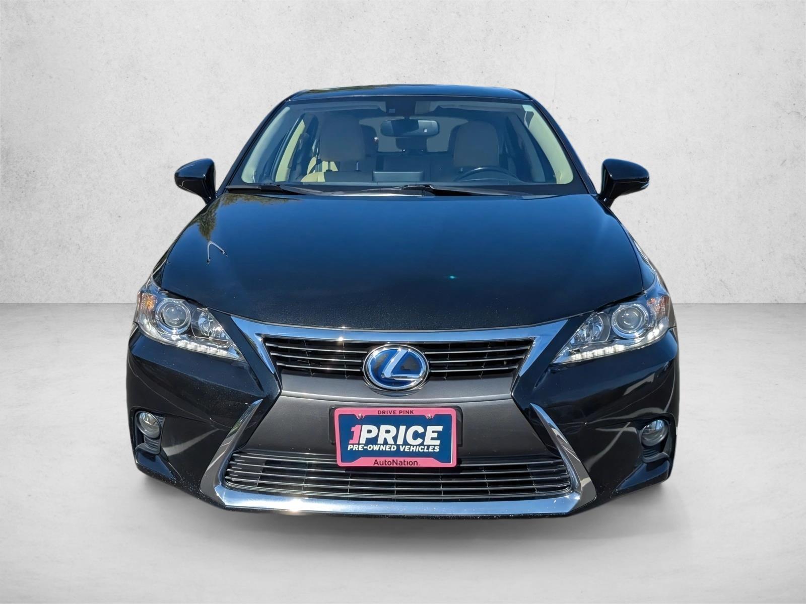 2017 Lexus CT 200h photo 2