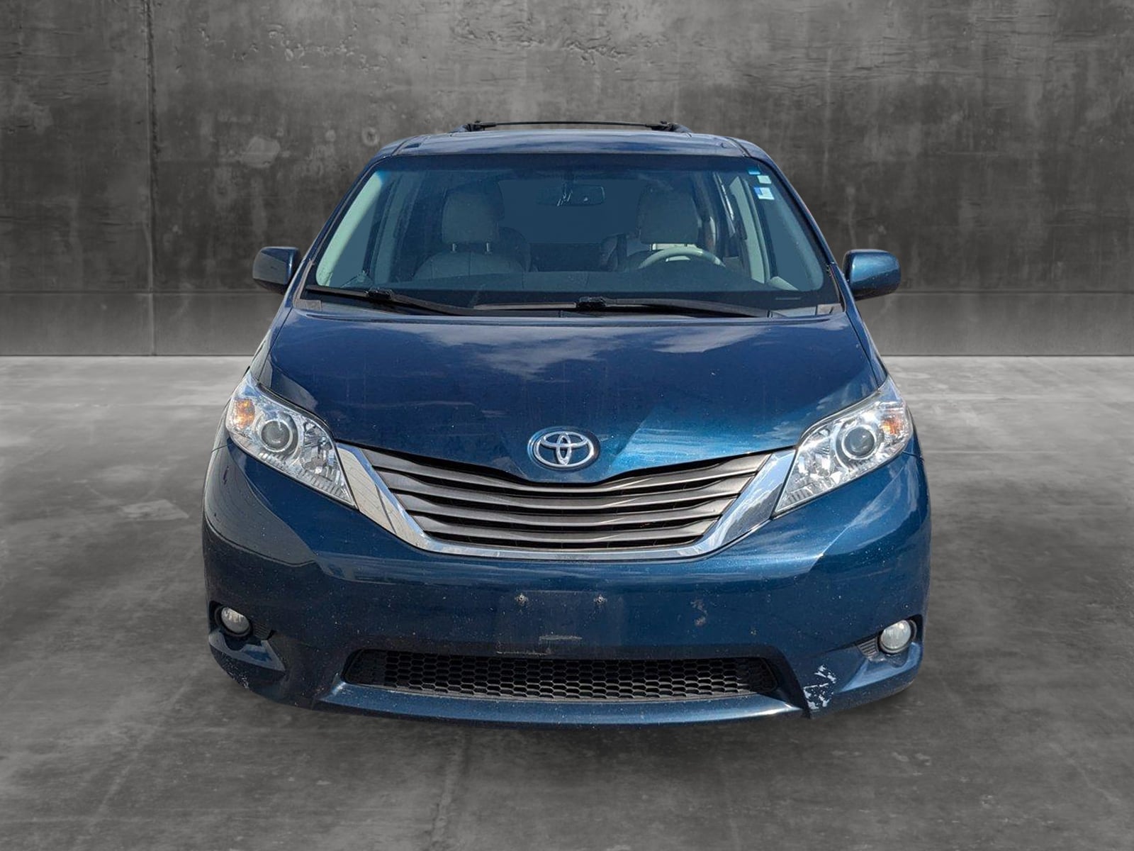 Used 2011 Toyota Sienna XLE with VIN 5TDYK3DC0BS107472 for sale in Libertyville, IL