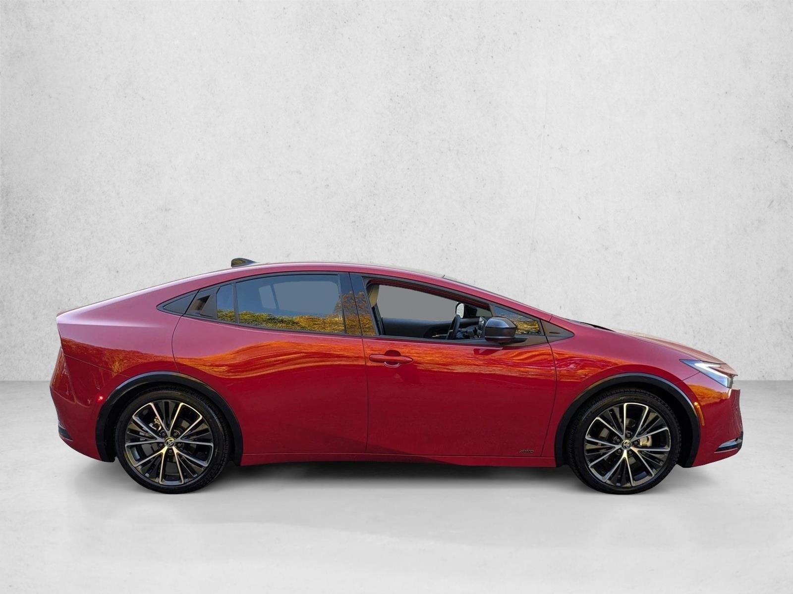 2025 Toyota Prius Limited photo 4