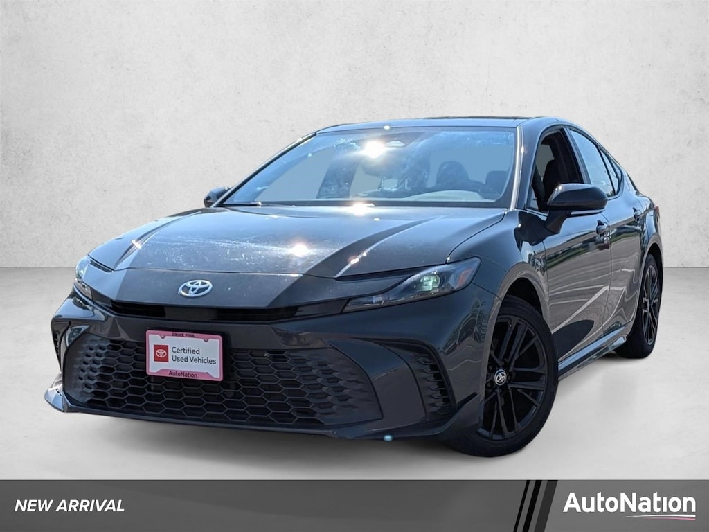 Used 2025 Toyota Camry SE Sedan