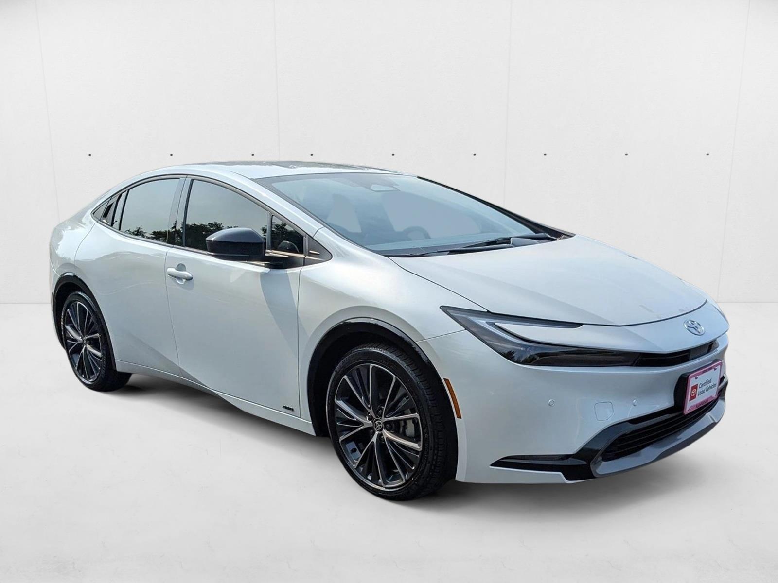 2025 Toyota Prius XLE photo 3