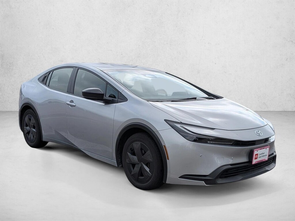 Used 2025 Toyota Prius LE Hatchback
