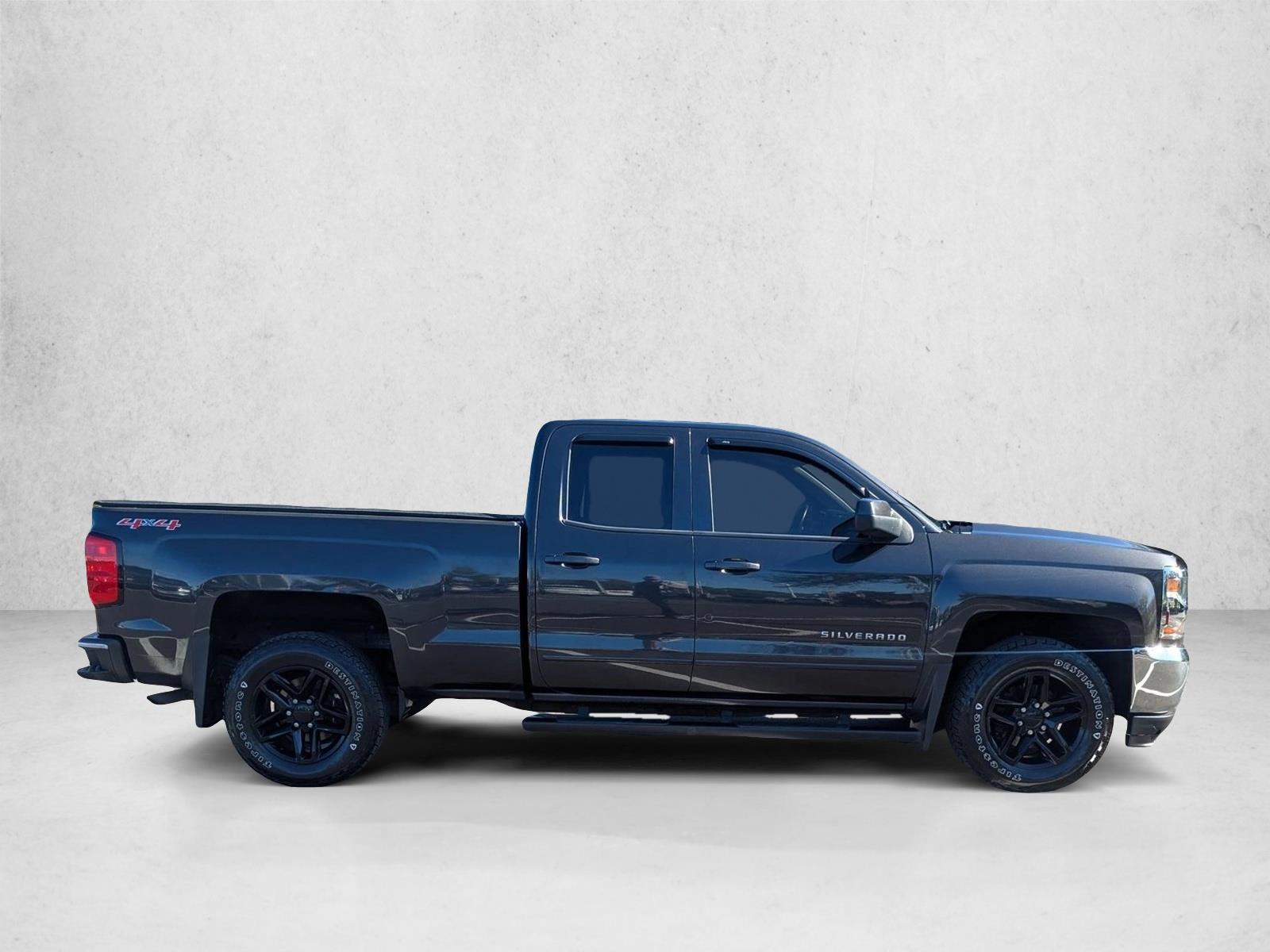 2016 Chevrolet Silverado 1500 LT photo 4