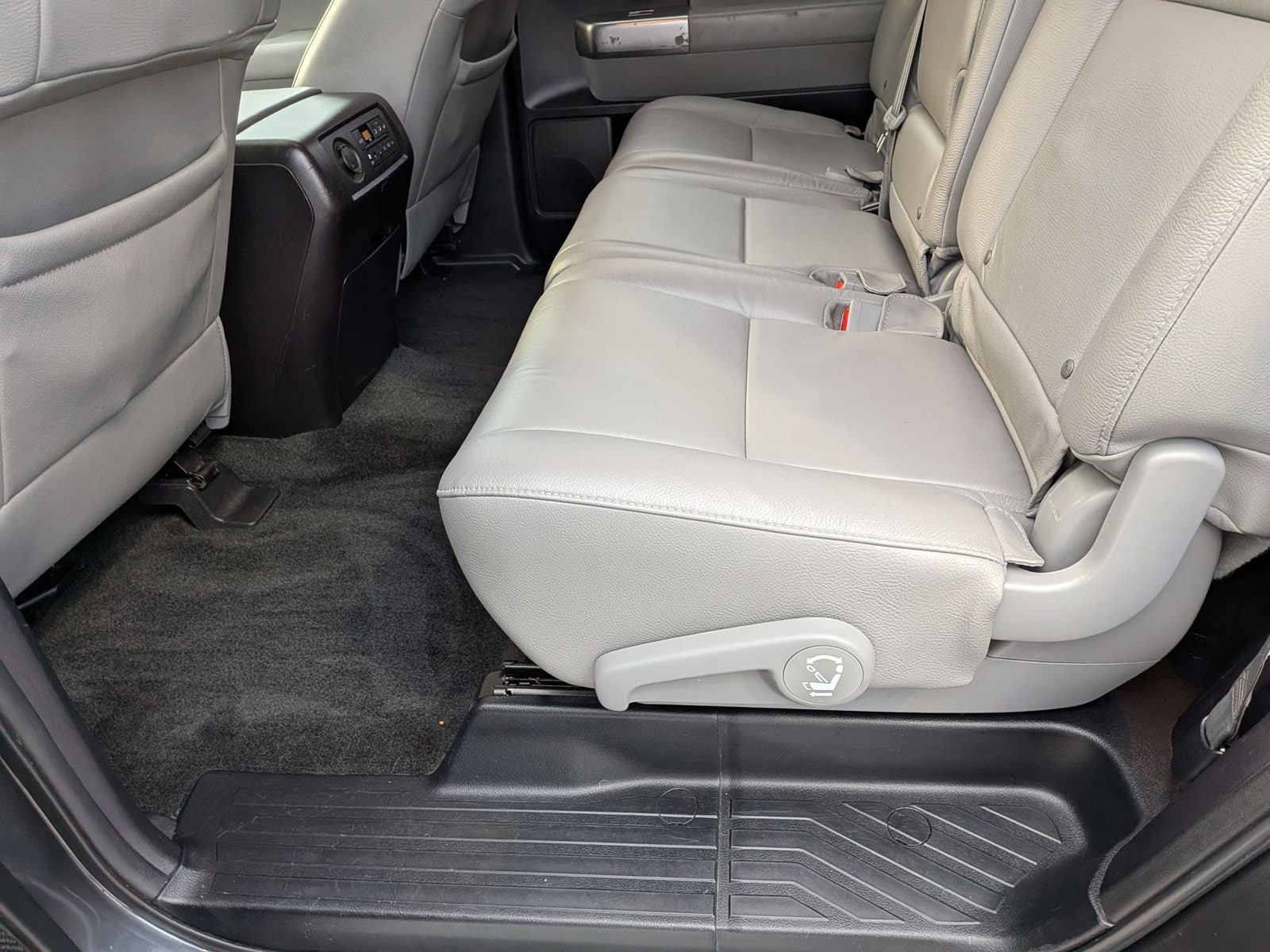 2019 TOYOTA SEQUOIA - Image 17