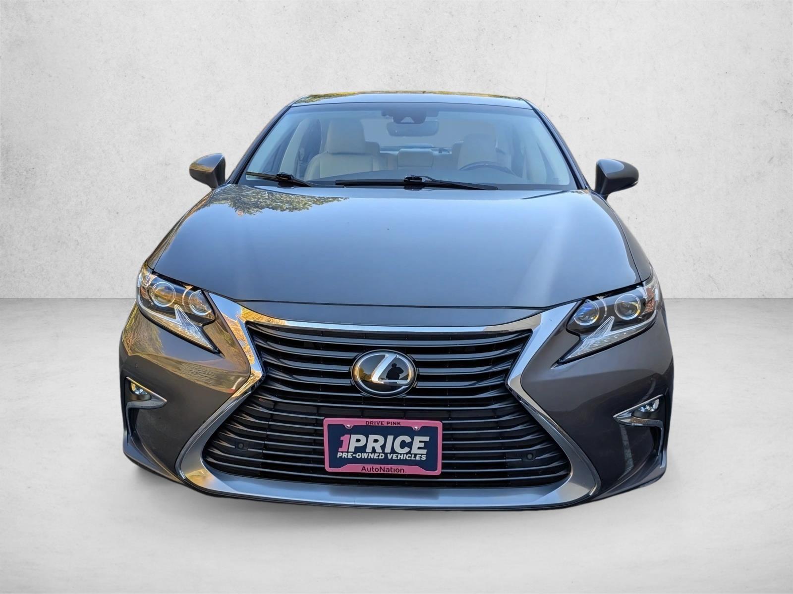 2017 Lexus ES 350 photo 2