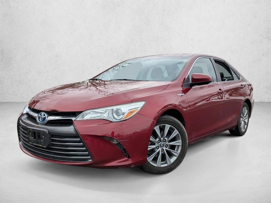 Used 2015 Toyota Camry Hybrid XLE Sedan