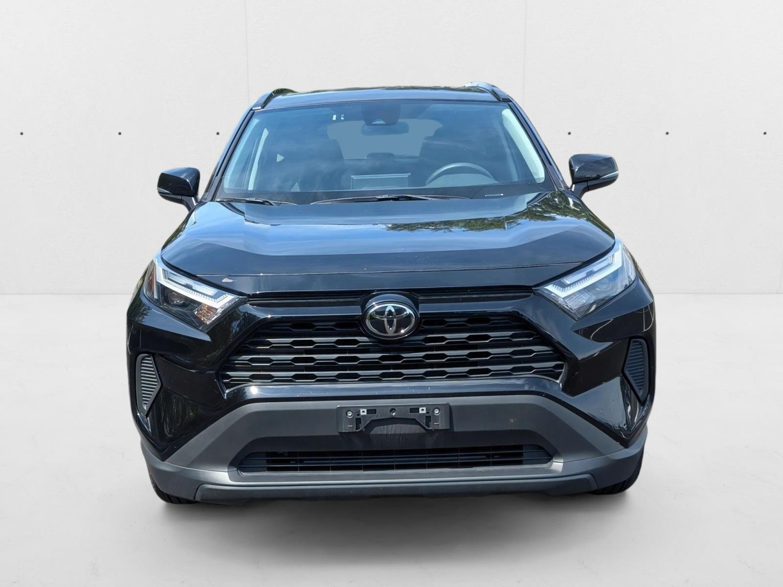 2025 Toyota RAV4 XLE photo 2