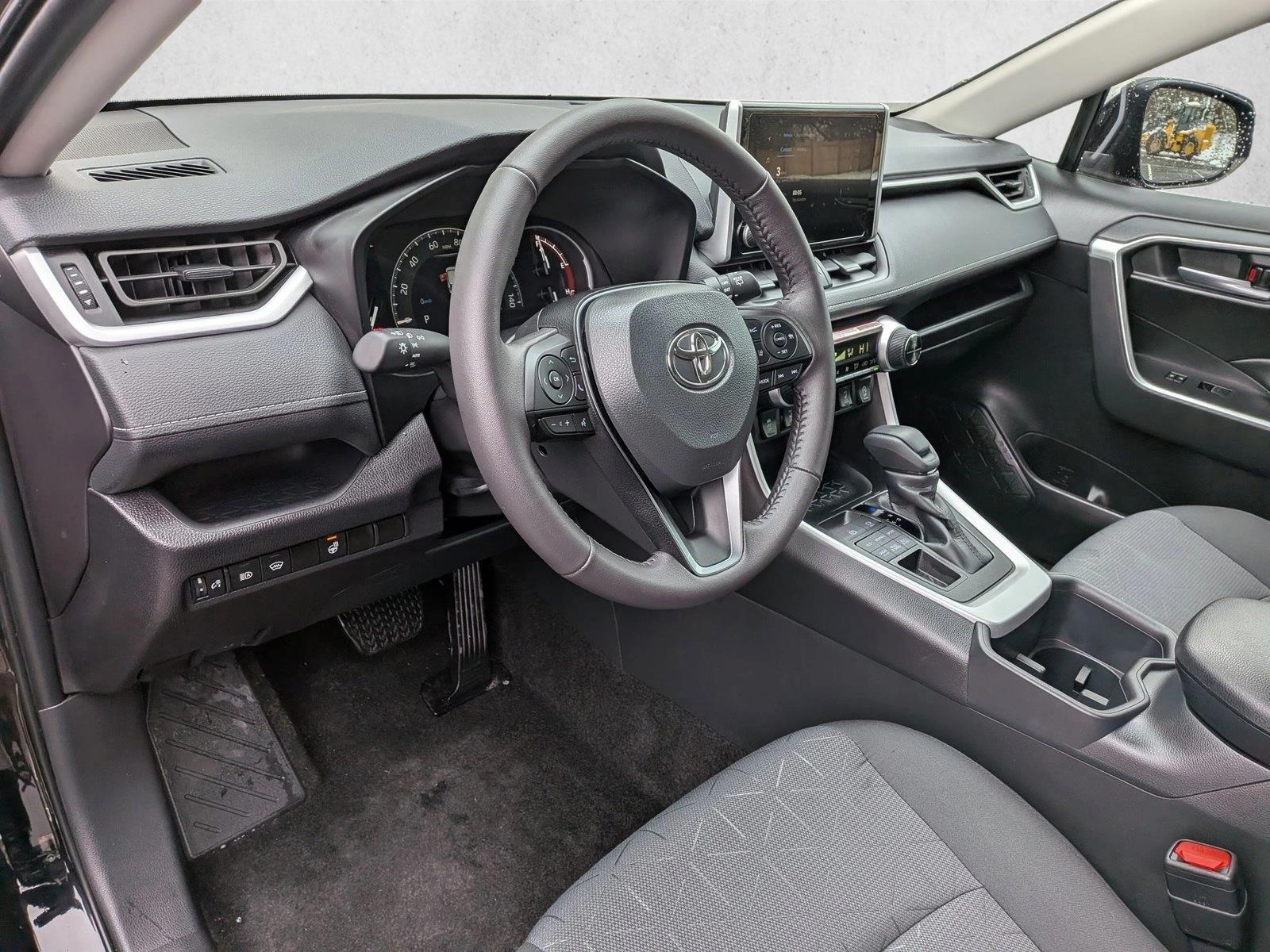 2025 TOYOTA RAV4 - Image 10