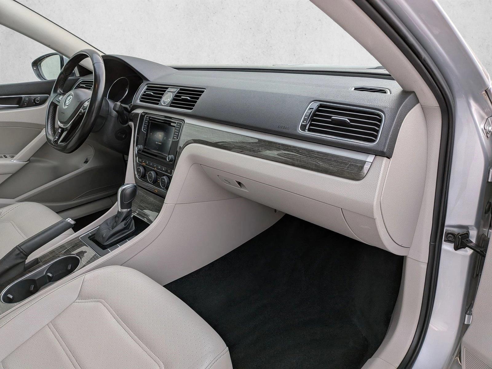 2017 VOLKSWAGEN PASSAT - Image 21