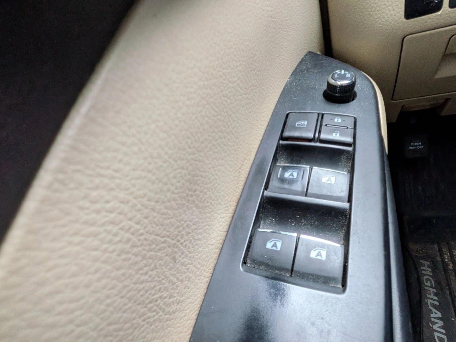 2019 TOYOTA HIGHLANDER - Image 12