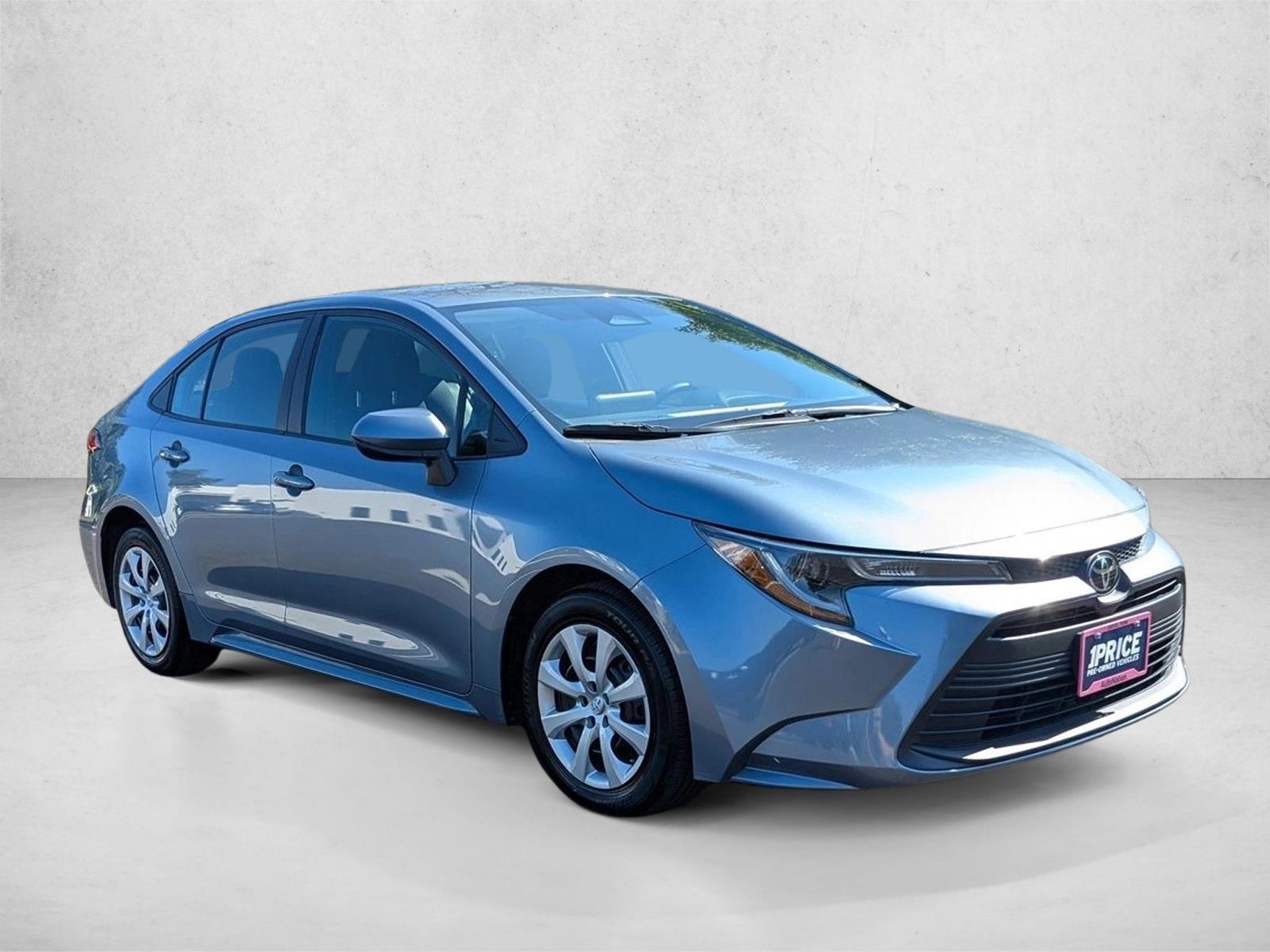 2023 Toyota Corolla LE photo 3