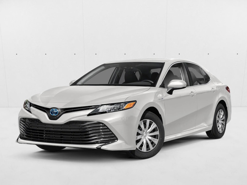 Used 2018 Toyota Camry Hybrid LE Sedan