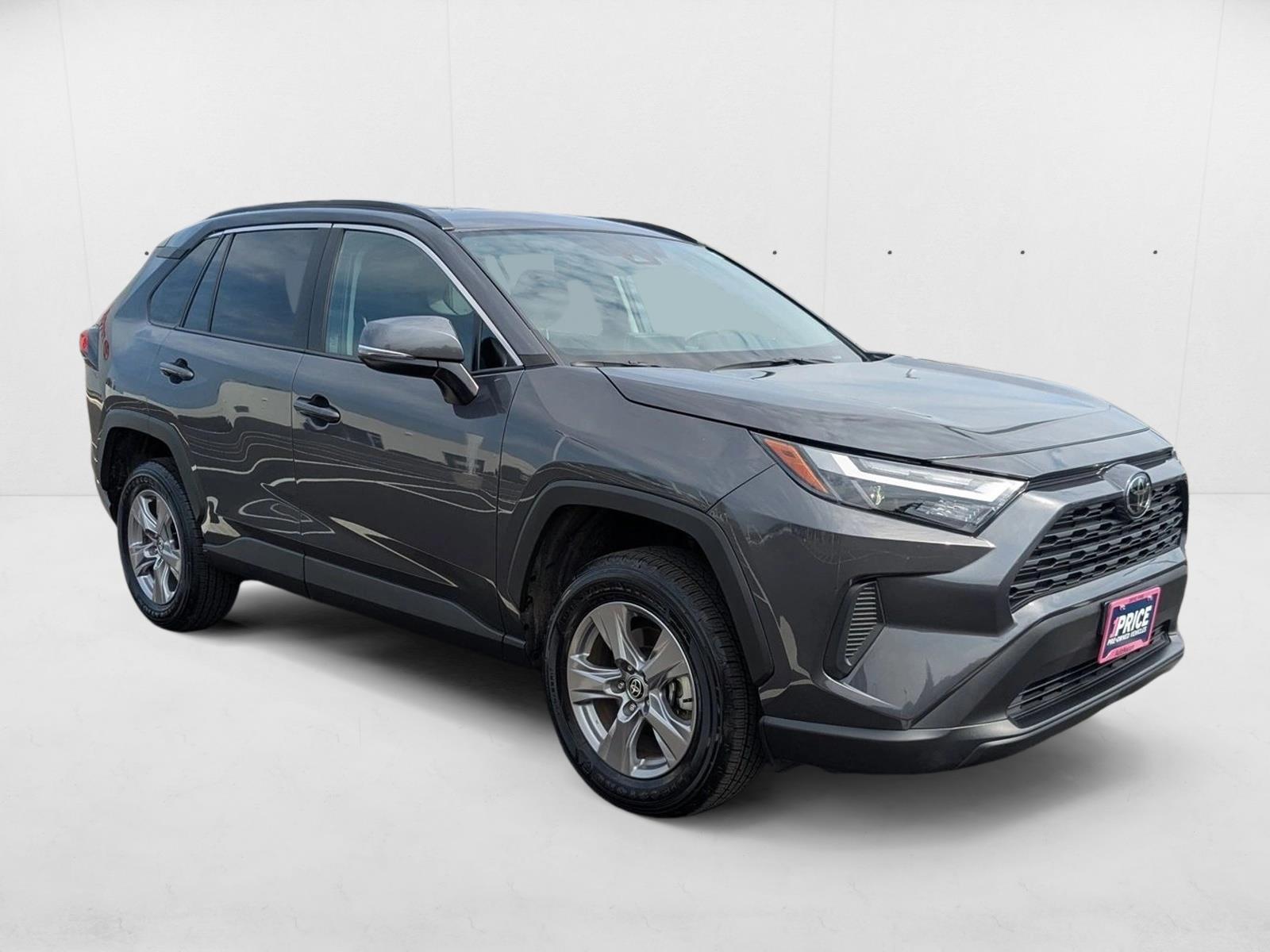 2025 Toyota RAV4 XLE photo 2