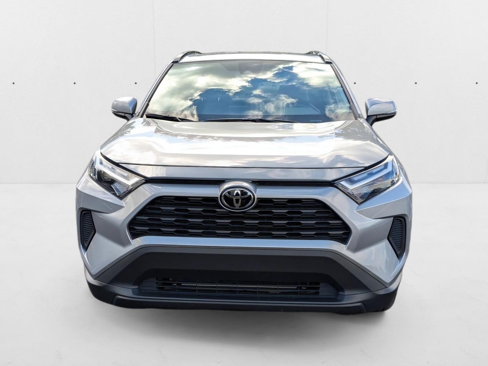 2025 Toyota RAV4 XLE photo 2