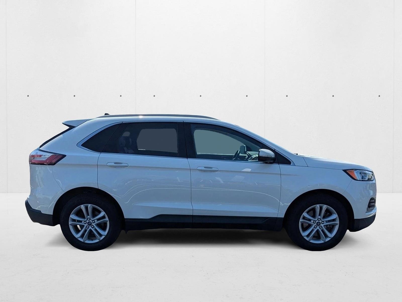 2020 Ford Edge SEL photo 4