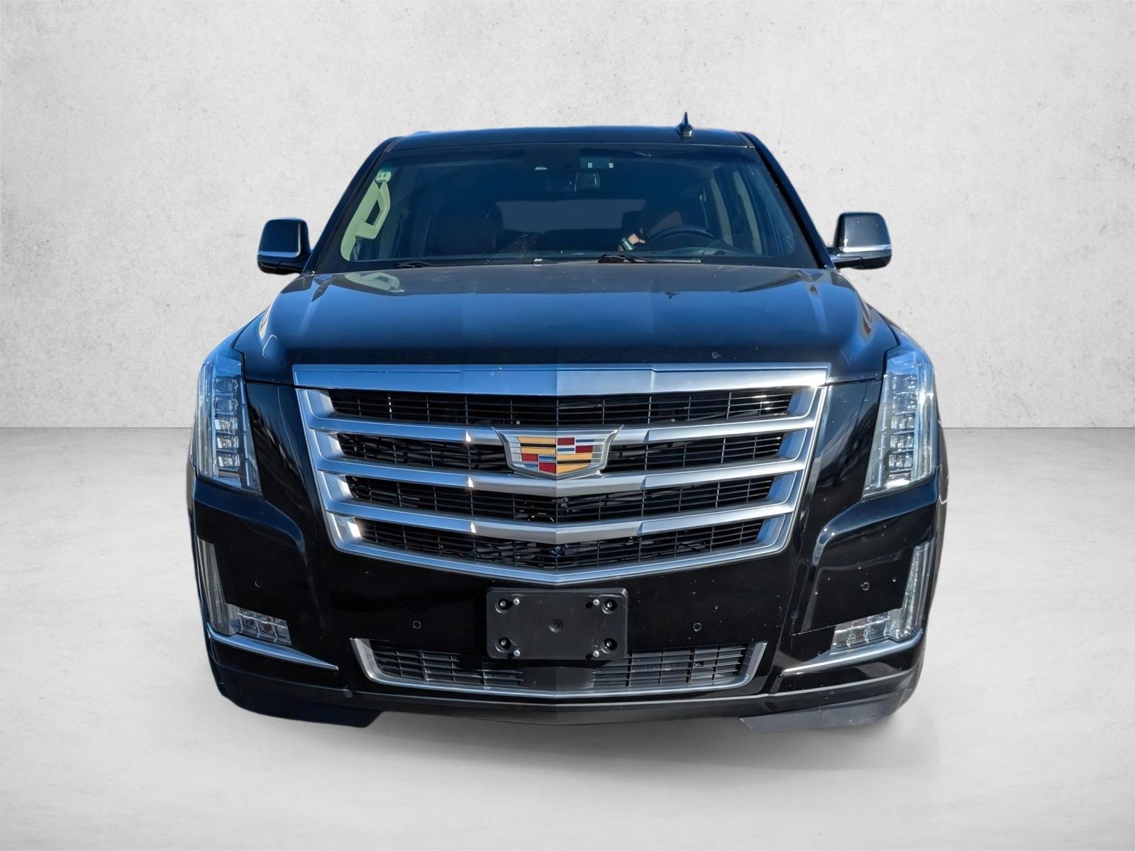 2017 Cadillac Escalade ESV Luxury photo 2