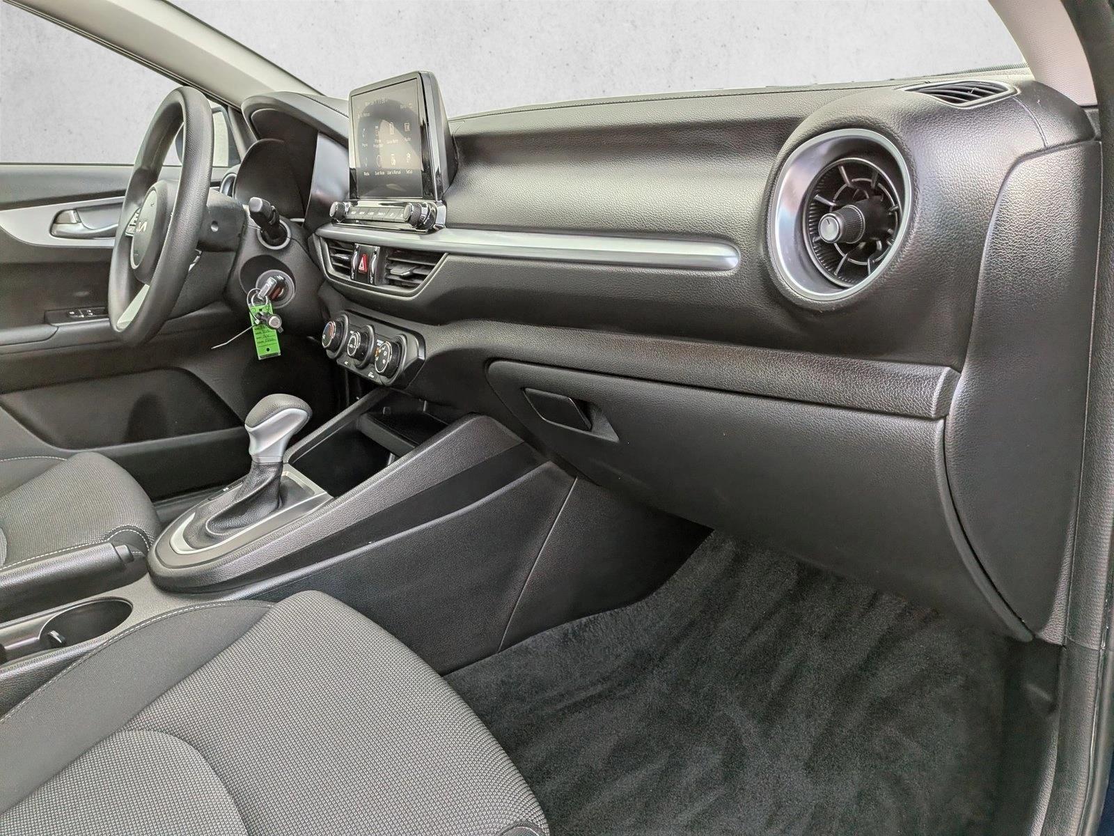 2022 KIA FORTE - Image 19