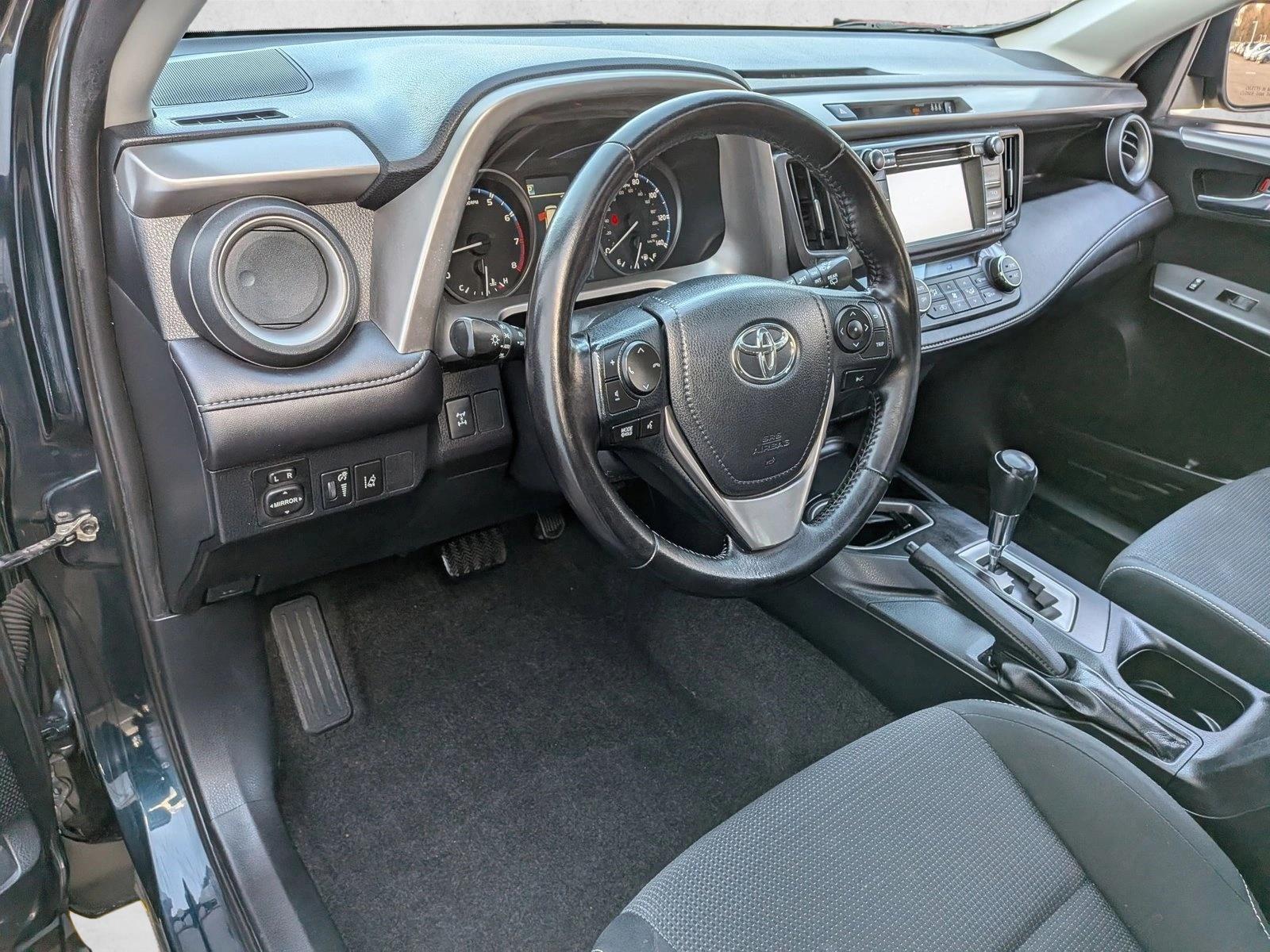 2017 TOYOTA RAV4 - Image 10