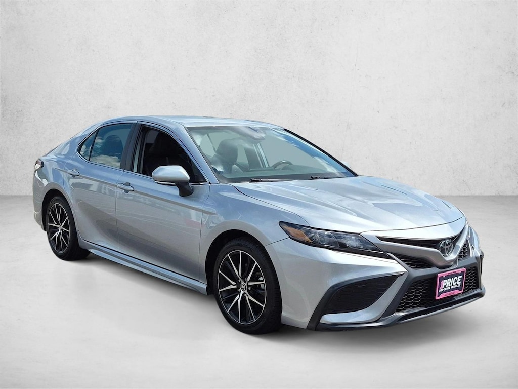 Used 2023 Toyota Camry SE Sedan