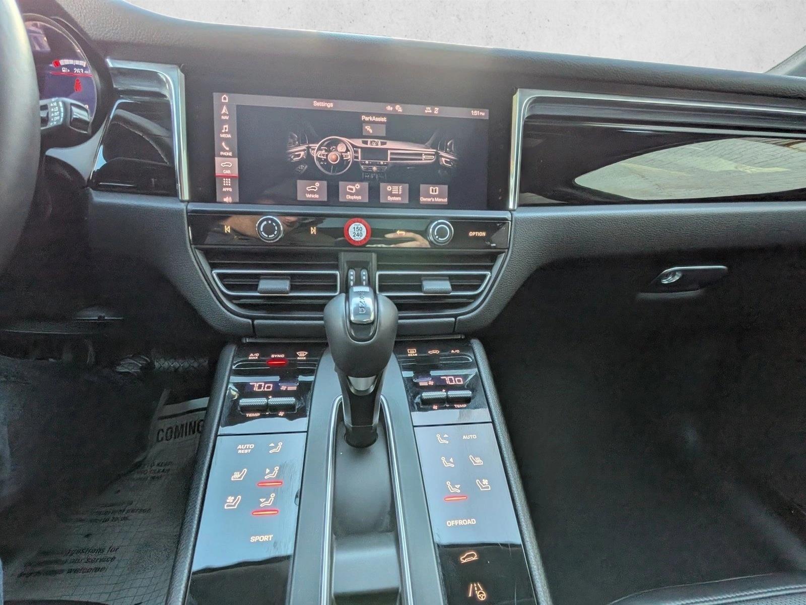 2025 PORSCHE MACAN - Image 12