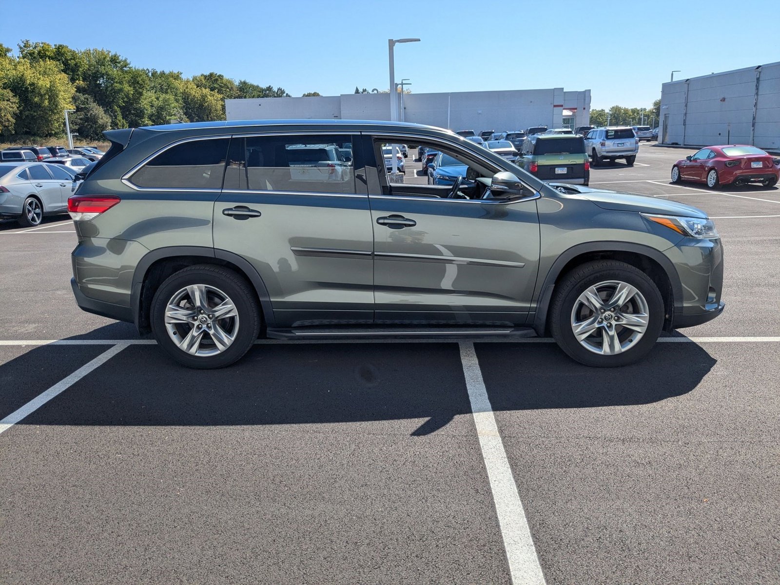 2017 Toyota Highlander Limited photo 4