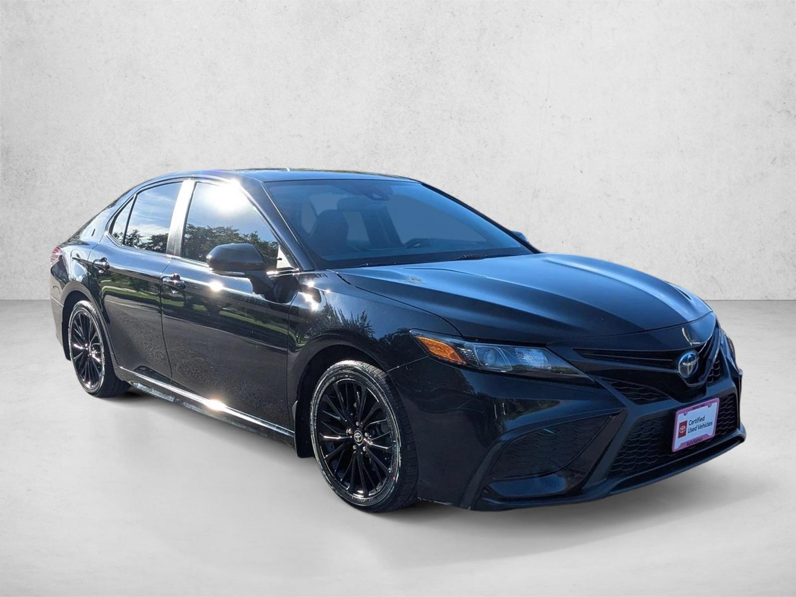 2022 Toyota Camry Hybrid SE photo 3