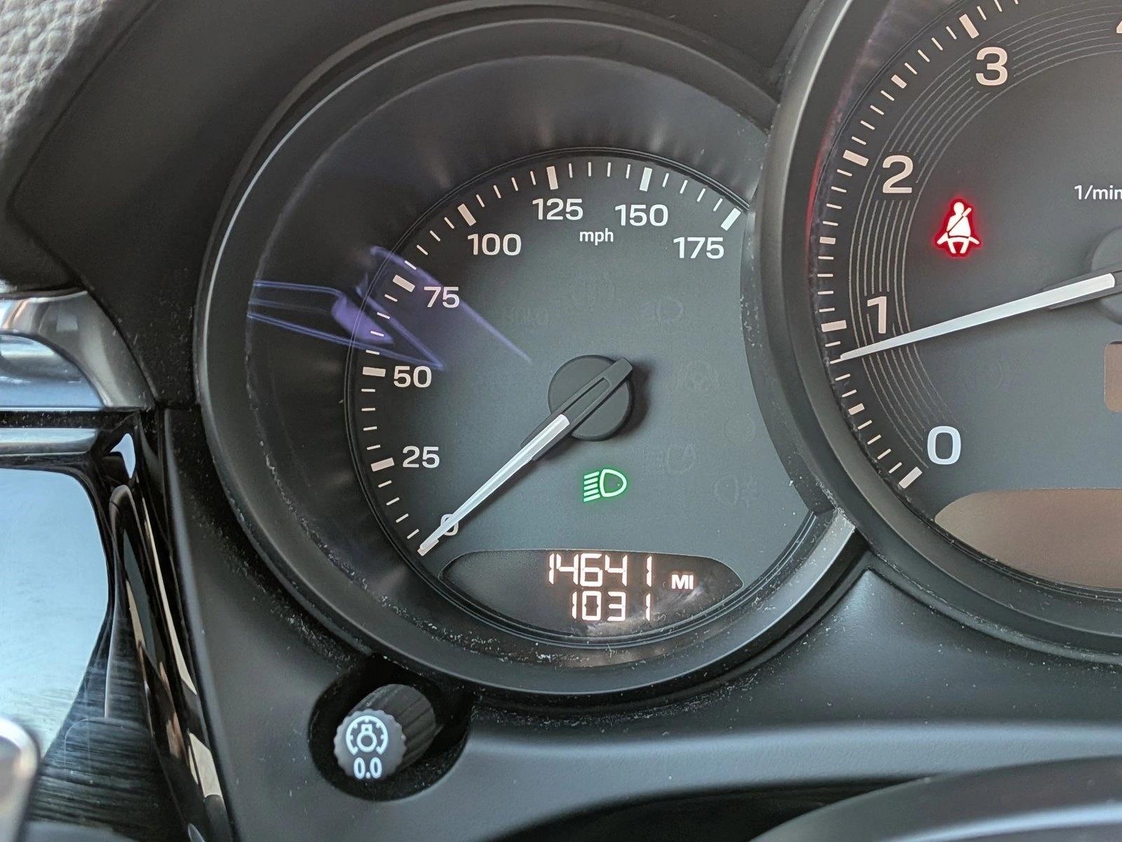 2025 PORSCHE MACAN - Image 11