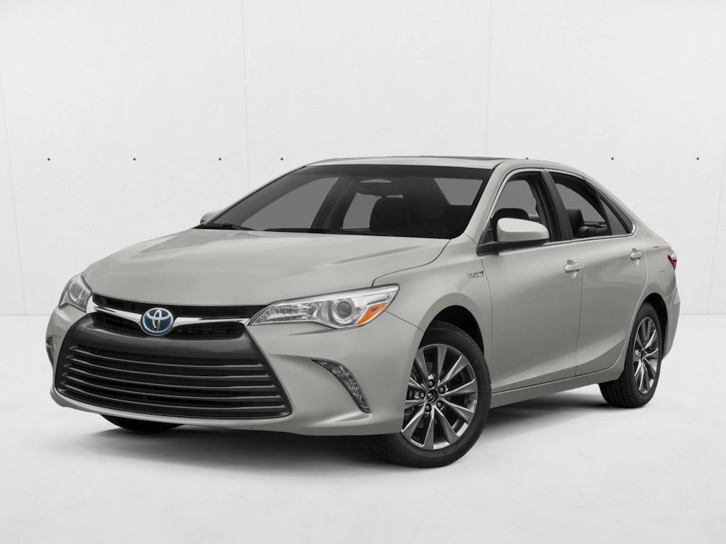 Used 2015 Toyota Camry Hybrid LE Sedan