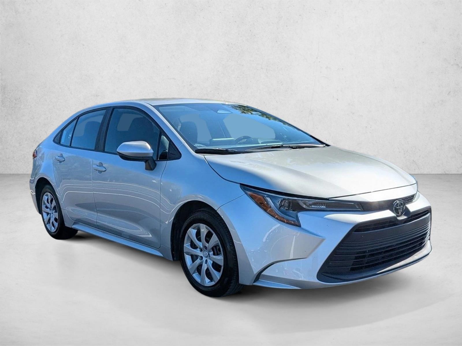 2023 Toyota Corolla LE photo 3