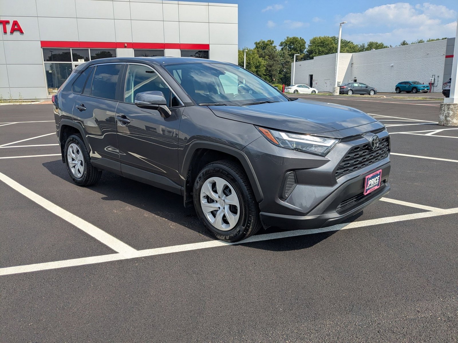 2024 Toyota RAV4 LE photo 3
