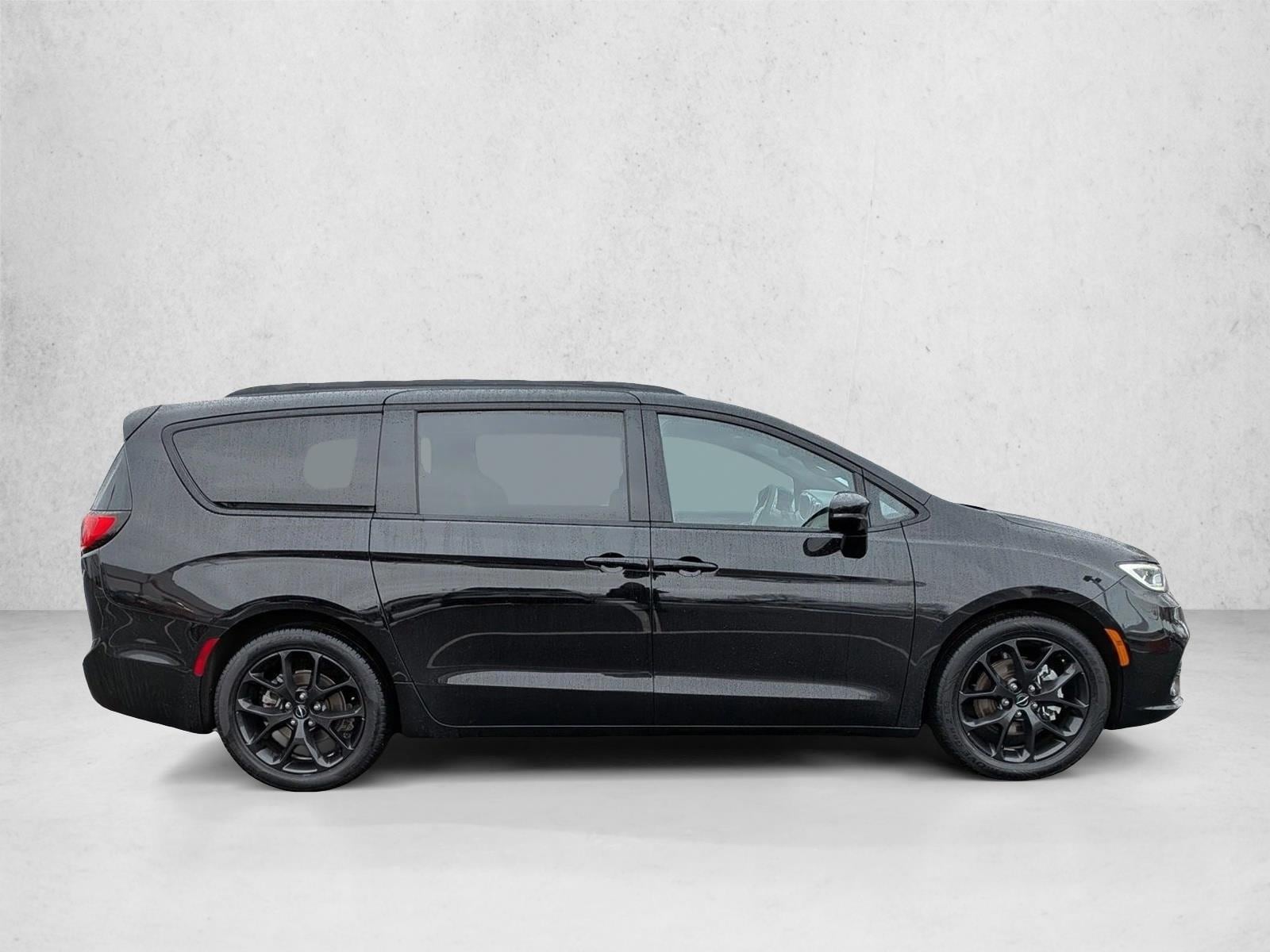 2025 CHRYSLER PACIFICA - Image 4