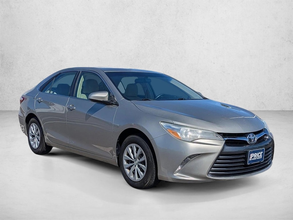 Used 2015 Toyota Camry LE Sedan