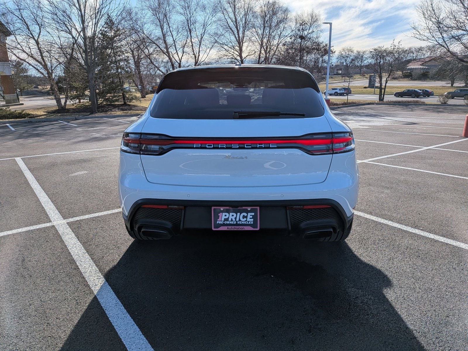 2025 PORSCHE MACAN - Image 6